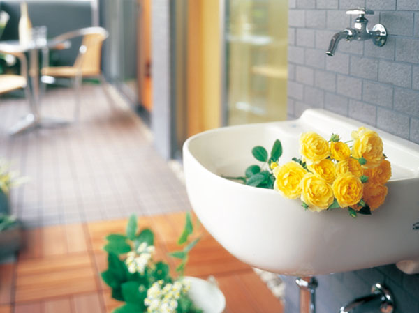 Other.  [Standard equipped with a slop sink] Watering of plants, such as flowers, Equipped with convenient slop sink on the balcony to wash, such as sneakers and outdoor supplies. It will also come in handy to clean the balcony.  ※ Model room A type