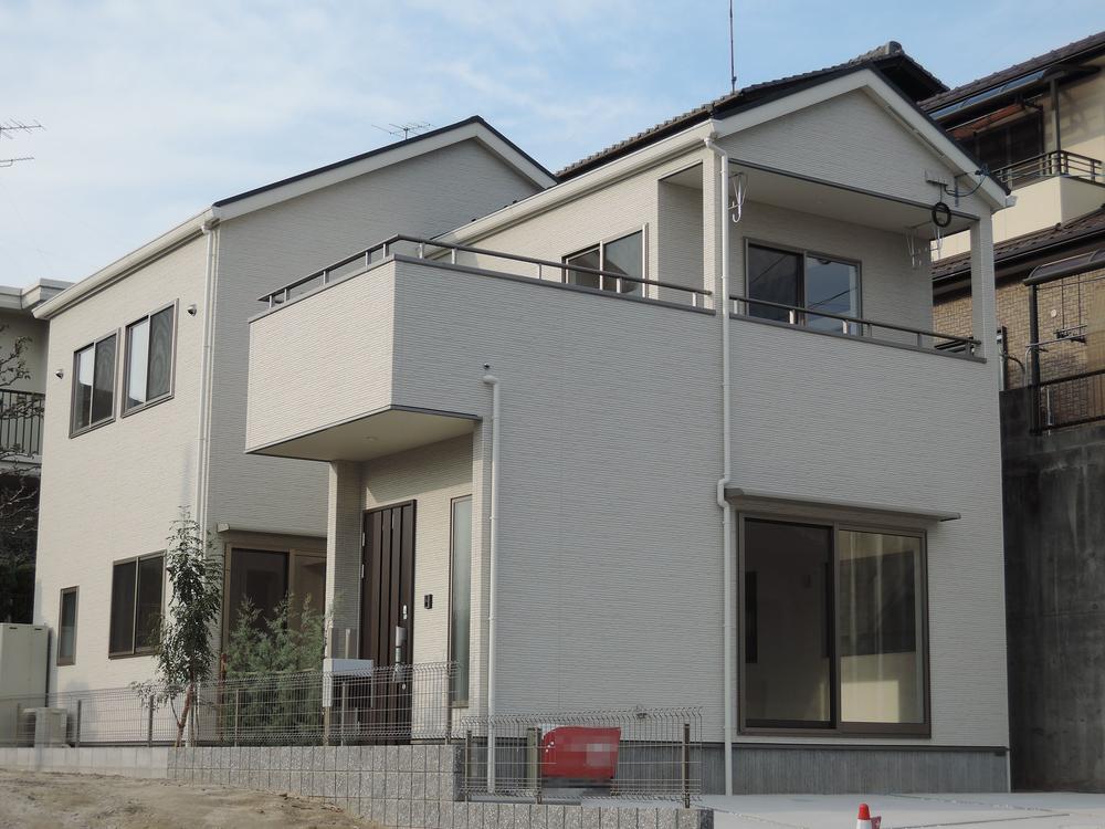 Local appearance photo. Local (11 May 2013) Shooting