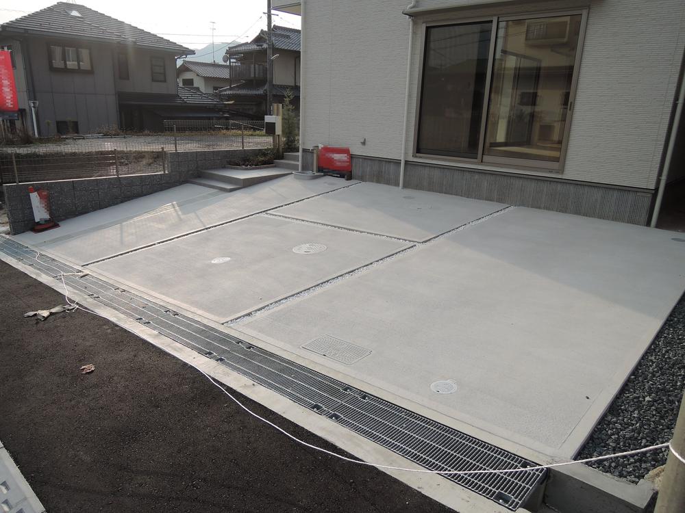 Parking lot. Local (11 May 2013) Shooting