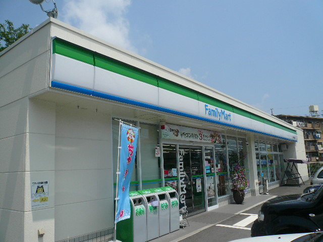Convenience store. 1520m to Family Mart (convenience store)