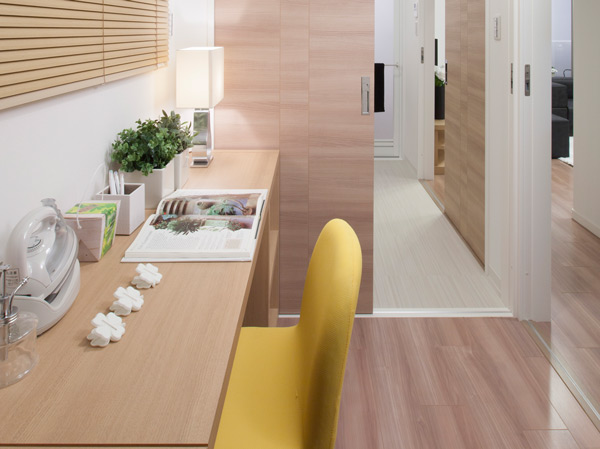 Interior.  [Mom Room] It proposed a "mommy room" that busy mom in household chores can enjoy a private time to work. Daylighting ・ Among the comfortable space in which to ensure the ventilation, They can spend their own way of time.