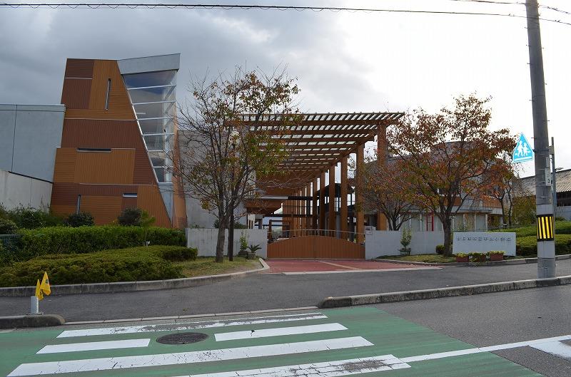 Primary school. Hatsukaichi stand spatula up to elementary school 795m