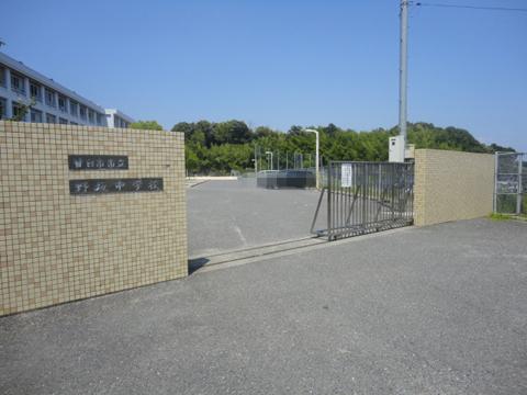 Junior high school. Nosaka 1196m until junior high school