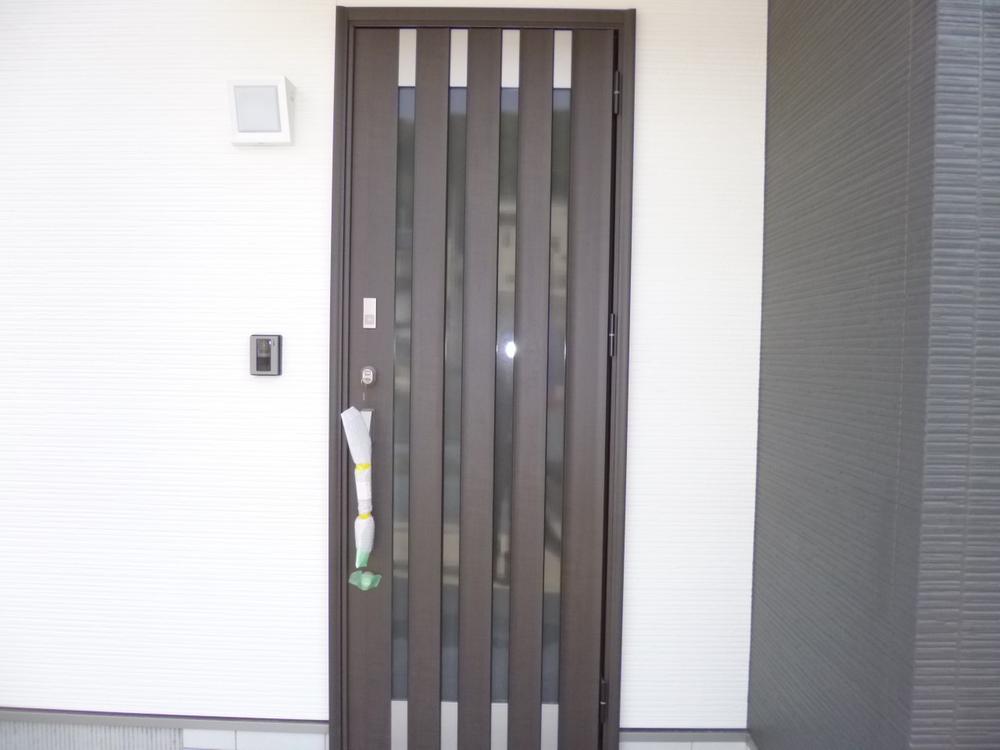 Entrance. (October 2013) Shooting