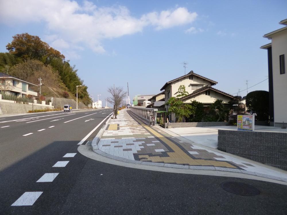 Local photos, including front road. Local (10 May 2013) Shooting