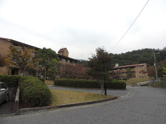 Junior high school. School of 1183m children to Hatsukaichi stand Onohigashi Junior High School is also safe if one kilogram a little. 