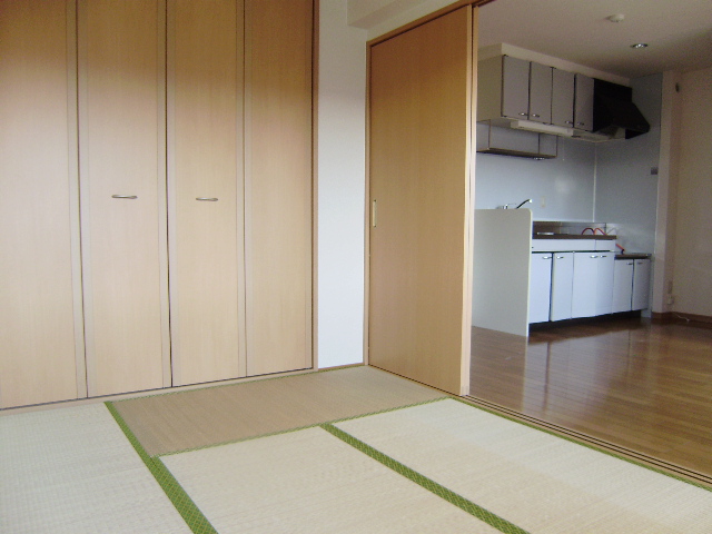 Other room space. It is with Japanese-style room that can be leisurely ☆  ☆