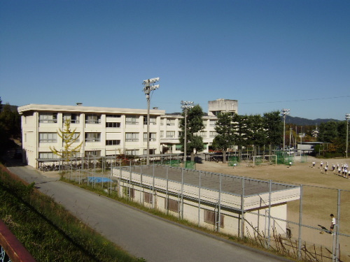 Junior high school. 842m to Higashi-Hiroshima Municipal Takaya junior high school (junior high school)