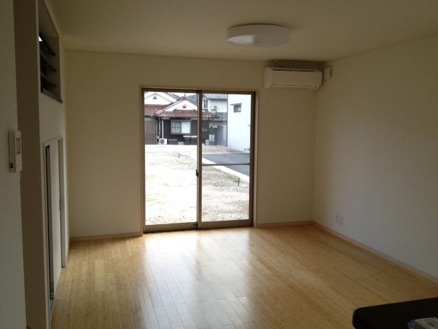 Living. Floor heating to be wrapped in warmth!