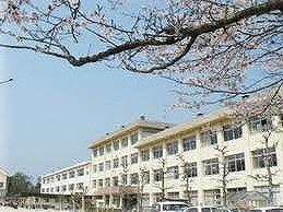 Primary school. Higashi-Hiroshima City Museum of Takaya to Nishi Elementary School 1983m