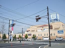 Shopping centre. 3506m until the light on the Fuji Grand Higashi shop