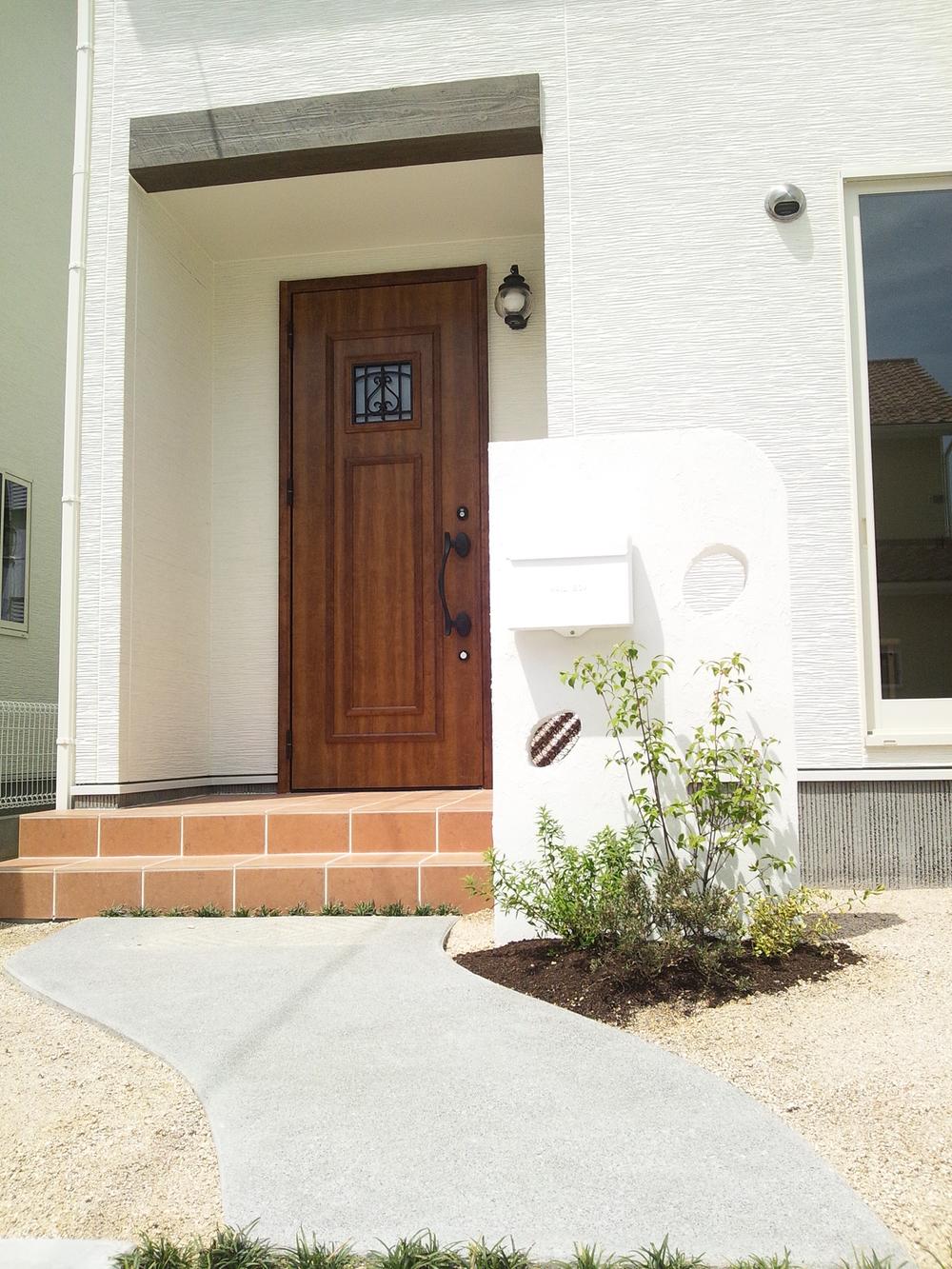 Entrance. Cute entrance to symbolize the building atmosphere. 