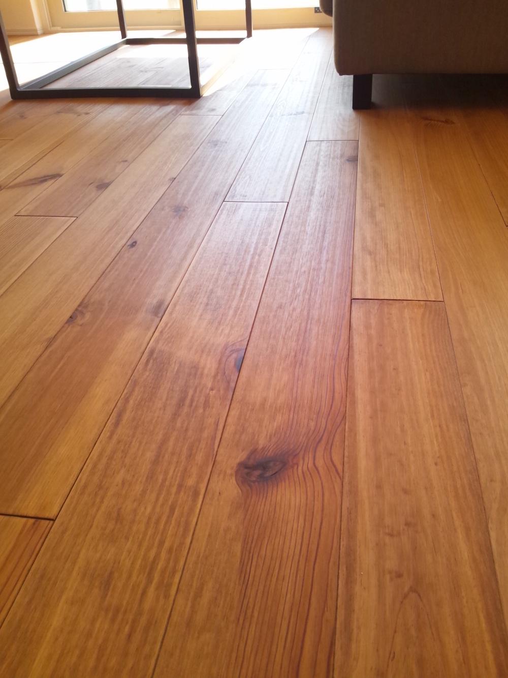 Same specifications photos (Other introspection). Flooring is solid pine. 
