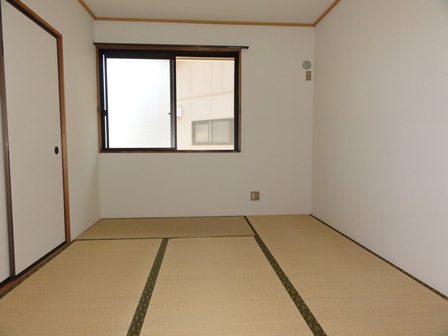 Living and room. Relaxation easy to Japanese-style room