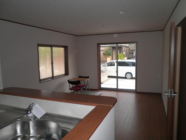 Living. Local (10 May 2013) Shooting