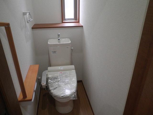 Toilet. Local (10 May 2013) Shooting