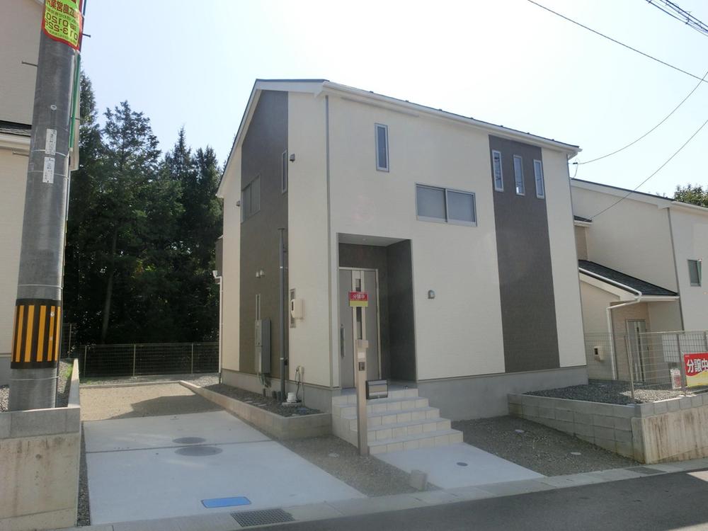 Local appearance photo. Local (10 May 2013) Shooting