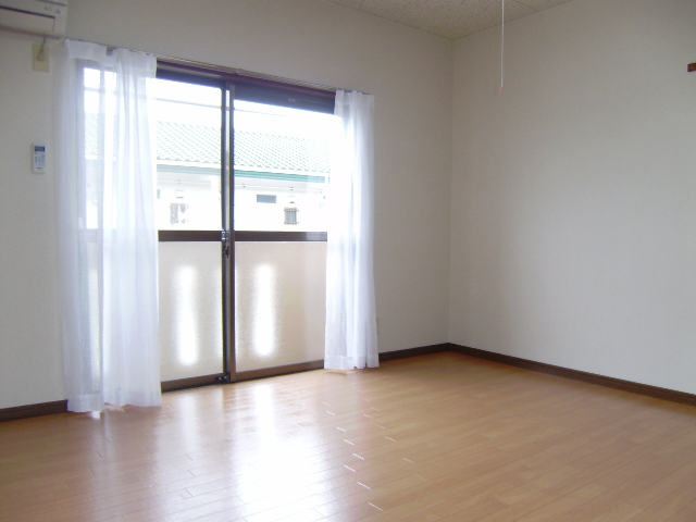 Living and room. Bright atmosphere of the room (^ O ^)