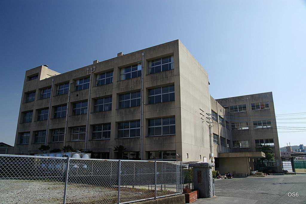 Junior high school. 144m to Higashi-Hiroshima City Museum of Saijo junior high school (junior high school)