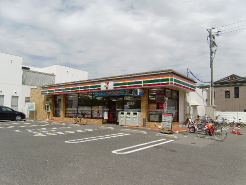 Convenience store. Eleven Higashi-Hiroshima Saijo Ekimae up (convenience store) 756m