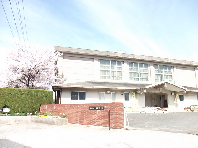 Junior high school. 1502m to Higashi-Hiroshima Municipal Isomatsu junior high school (junior high school)
