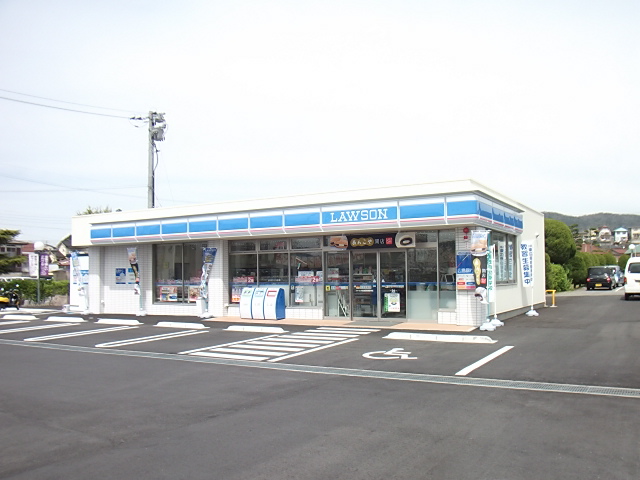 Convenience store. 632m until Lawson Higashi-Hiroshima Saijo Misono 宇店 (convenience store)