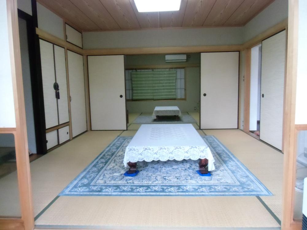 Non-living room. Tsuzukiai of 8 pledge +8 pledge Japanese-style room