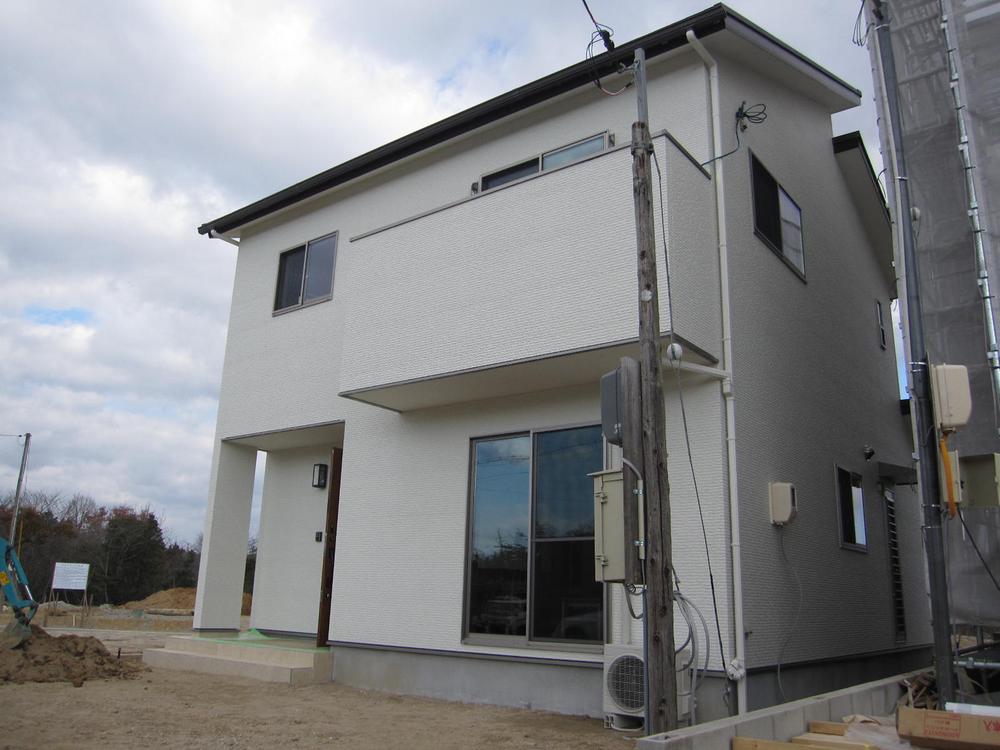 Local appearance photo. Local (12 May 2013) Shooting