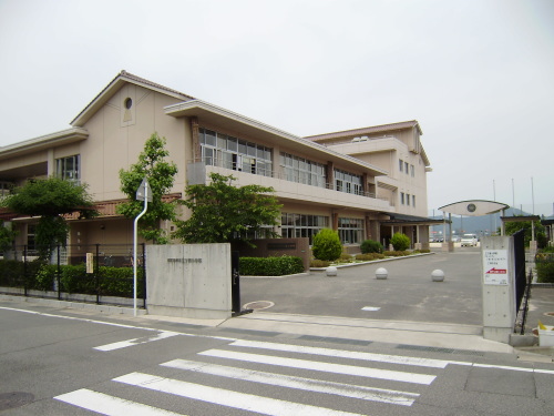 Primary school. 452m to Higashi-Hiroshima City Santsujo elementary school (elementary school)