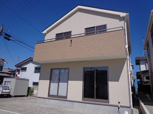 Local appearance photo. Is the perfect location to child-rearing in a natural rich! 