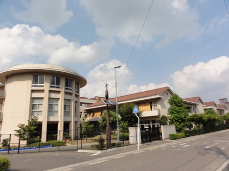 Primary school. 725m to Higashi-Hiroshima City Santsujo elementary school (elementary school)