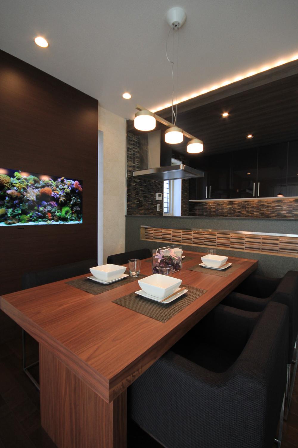 Same specifications photos (Other introspection). Virtual Aqua Li Umm can also enjoy 40-inch wall-mounted display Installed / Same specifications