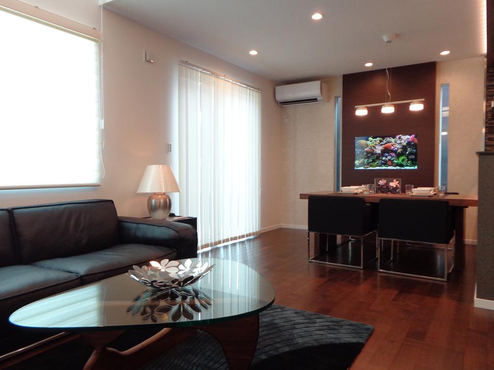 Same specifications photos (Other introspection)