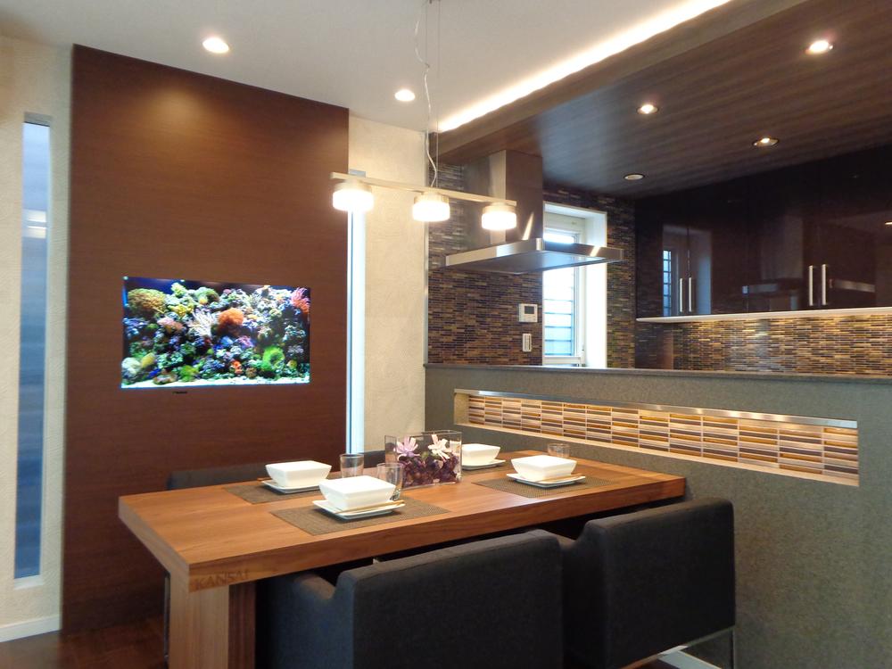 Same specifications photos (Other introspection). Virtual Aqua Li Umm can also enjoy 40-inch wall visceral display Installed / Same specifications