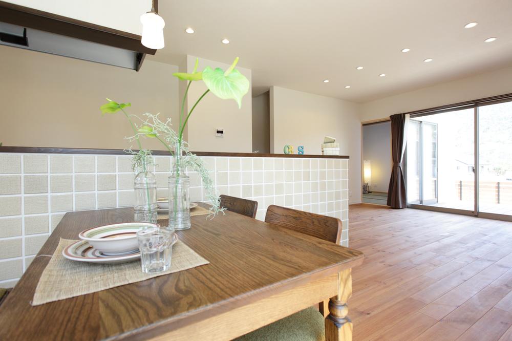 Model house photo.  [21-6] dining