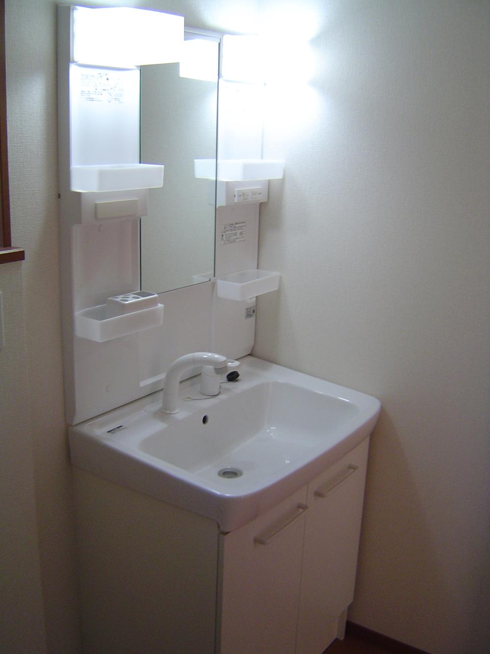 Wash basin, toilet. Local (September 2013) Shooting