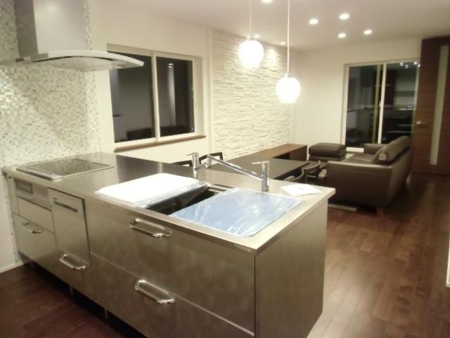 Kitchen. And standard equipped with a "Toyo Kitchen". As a high-quality interior, Kitchen-held easy-to-use attachment. 