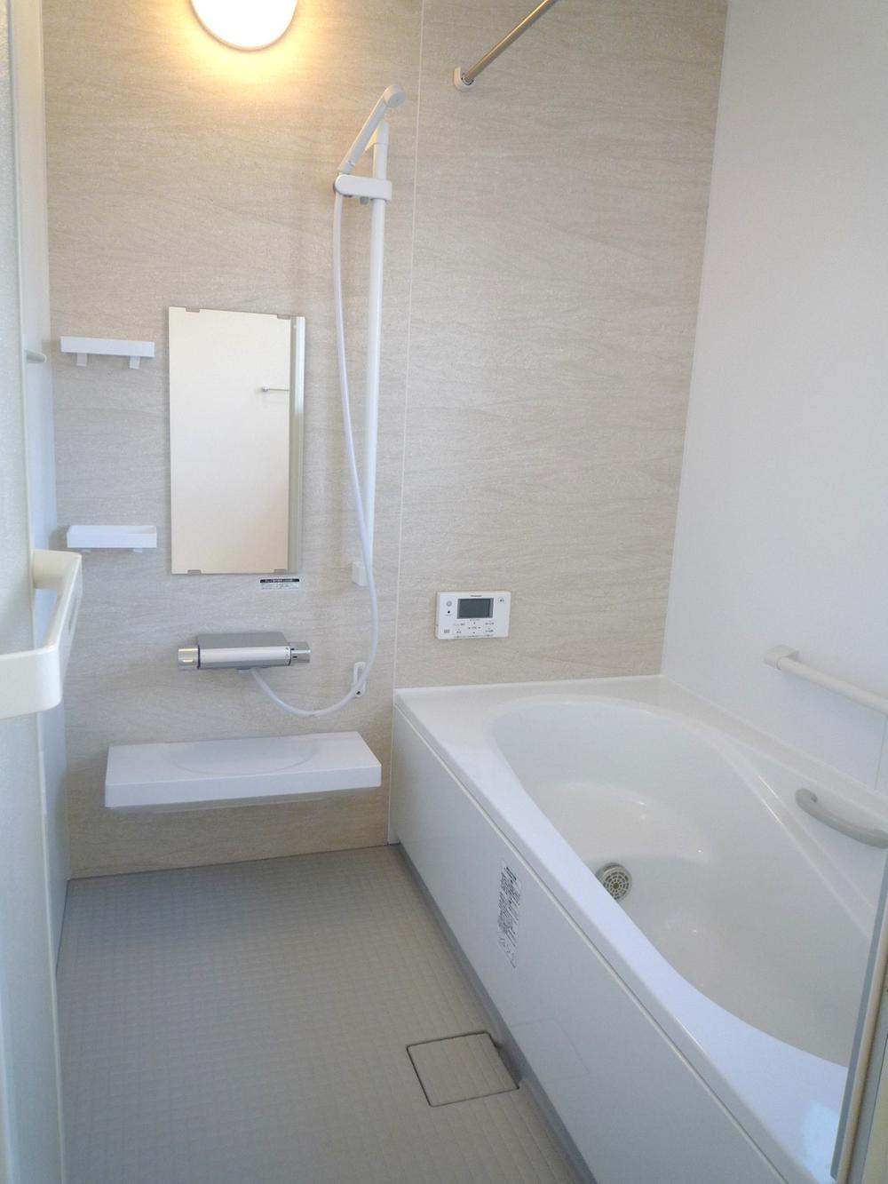 Bathroom. Since the spacious bath is a bathroom with dryer, Not troubled, even for the washing of the rainy day! ! 