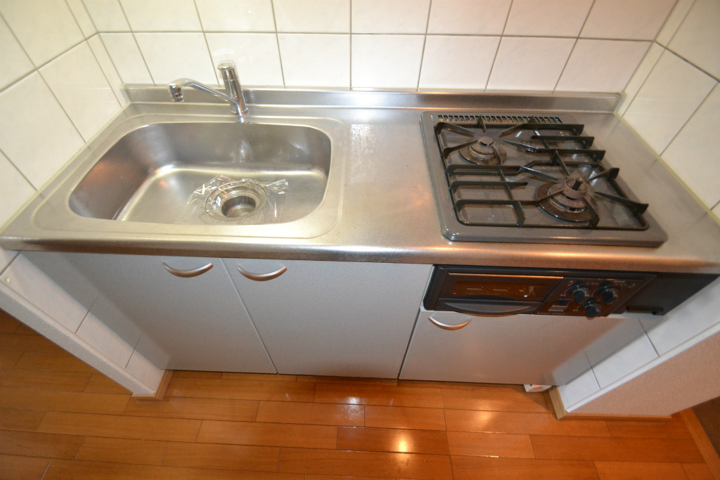 Kitchen. It comes with 2 lot gas stoves! ! !