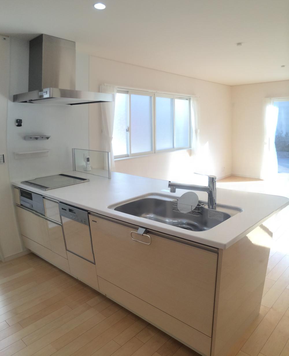 Kitchen.  [11-15]  Open preeminent full open kitchen overlooks to living. IH cooking heater, With dishwasher