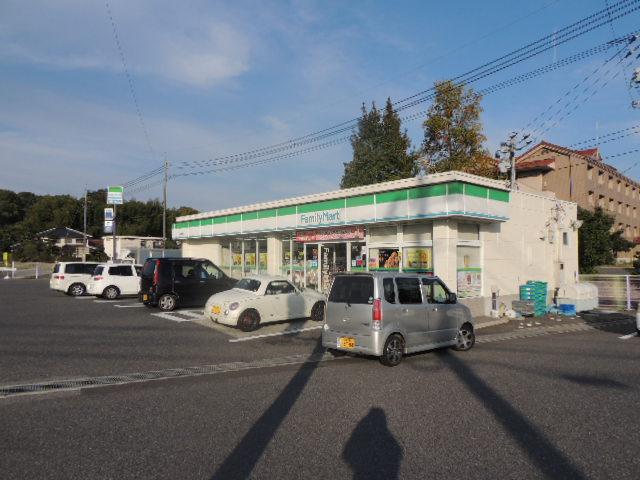 Convenience store. Useful if there is a convenience store in 206m walking distance to Family Mart eight this Matsubara shop