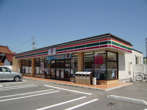 Convenience store. Seven-Eleven Higashi Hachihonmatsu Yonemitsu store up (convenience store) 768m