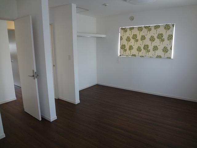 Non-living room. Indoor (February 2013) Shooting