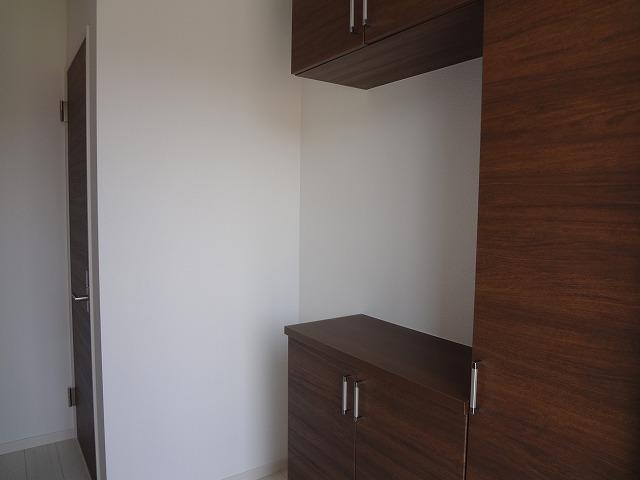 Entrance. Local (February 2013) Shooting