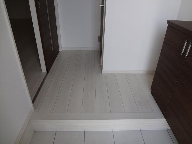 Entrance. Local (February 2013) Shooting