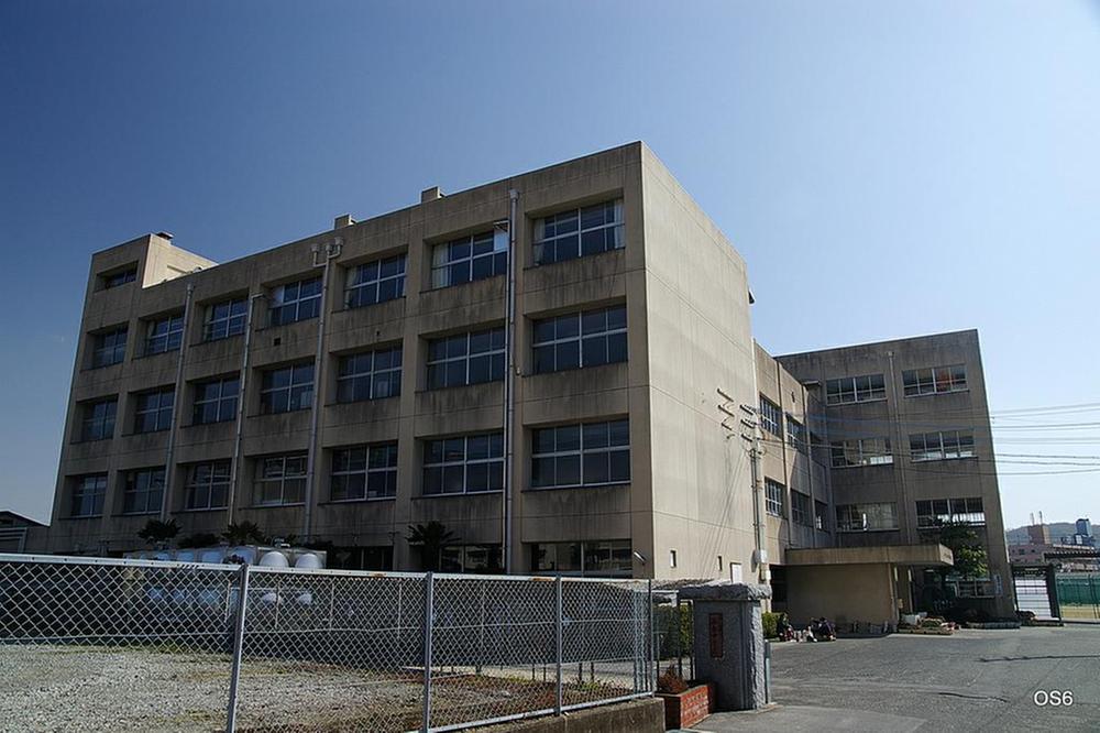 Junior high school. 742m to Higashi-Hiroshima City Museum of Saijo Junior High School