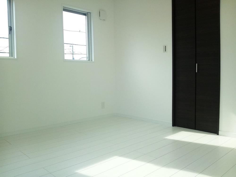 Other introspection. Bedroom opens onto a balcony. Also not troubled for storage because it comes with a 2.6 Pledge large walk-in closet! ! 