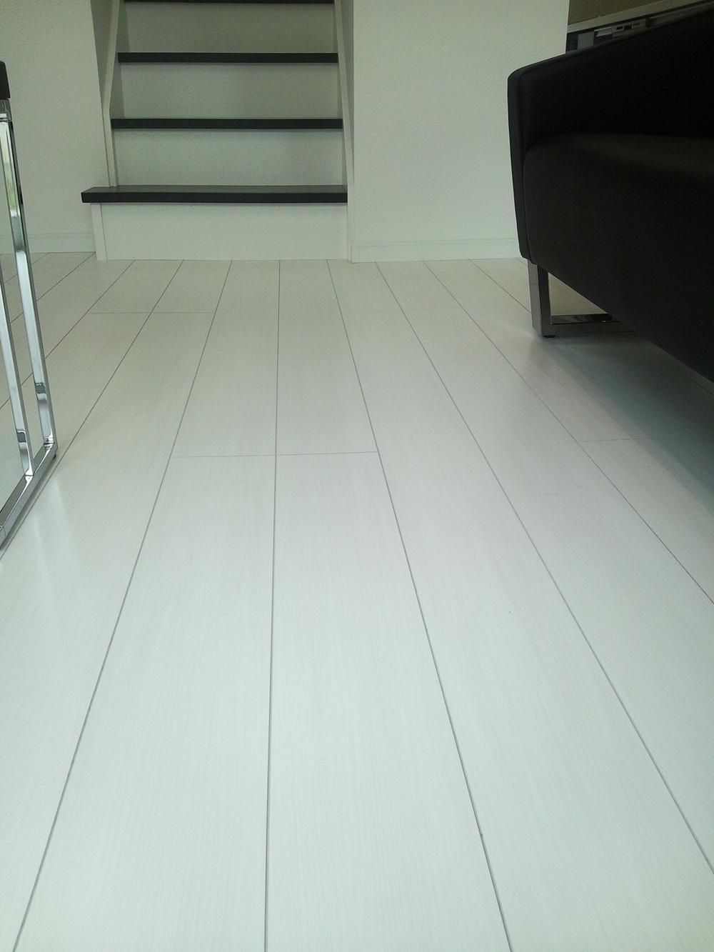 Other introspection. The floor is white flooring! ! It is very bright space. Even on a rainy day, Now it is refreshing home rather dull dark. 