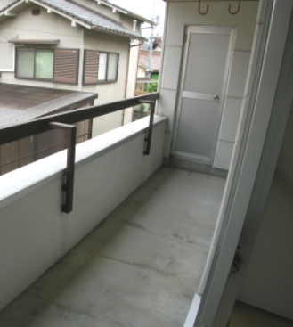 Balcony. With compartment
