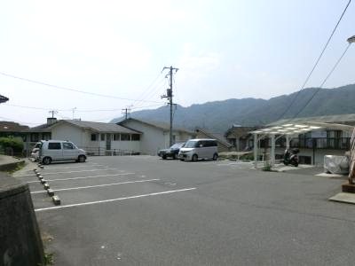 Parking lot. It is 5,000 yen in the parking site